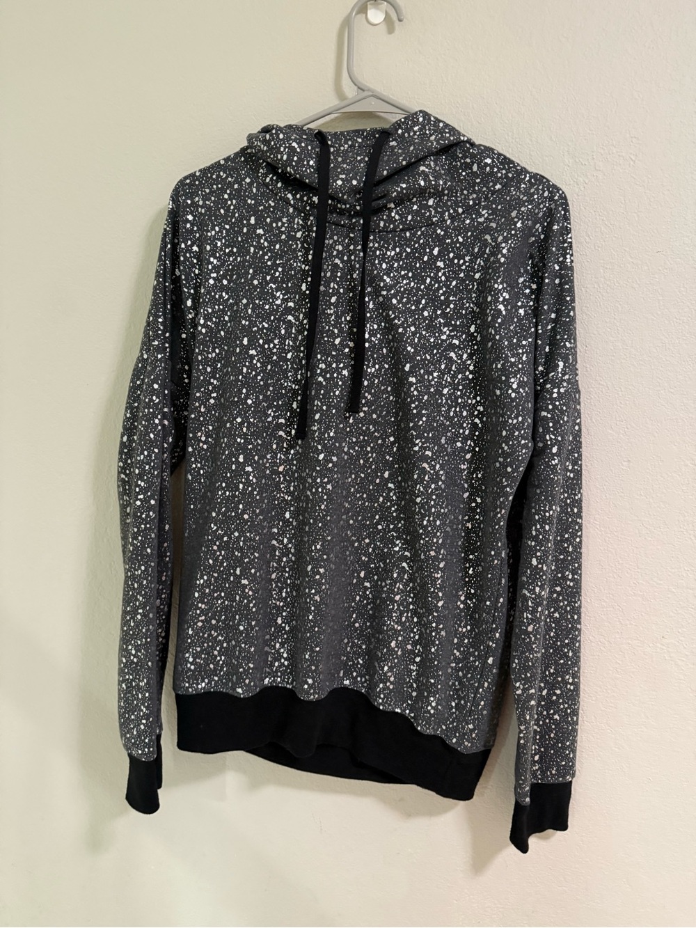 Material Girl Active Gray Speckled Hoodie Pullover Size L
